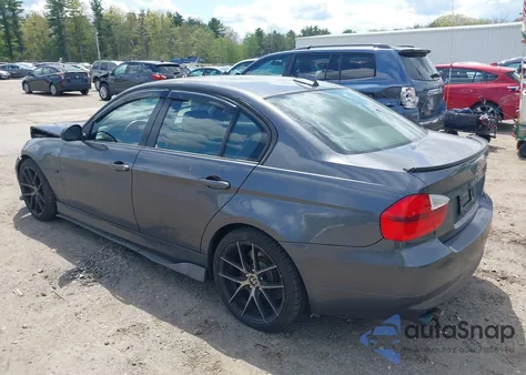 2006 BMW 330Xi z USA, uszkodzony, nr VIN WBAVD33596KV63626